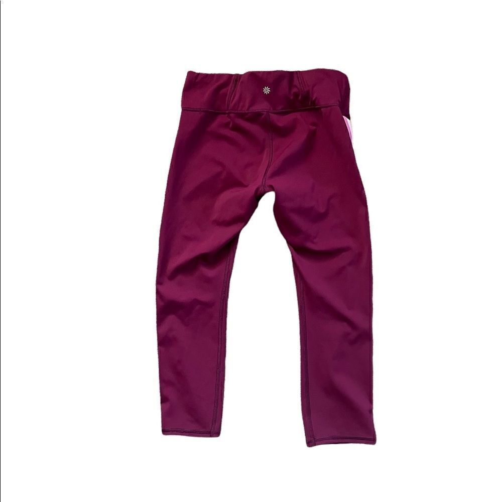 ATHLETA Contender Side Stripe Capri in PowerLift Beach Plum Size Small